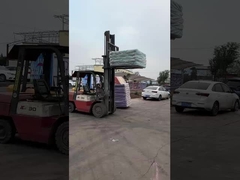 장난감 장비를 트럭에 탑재