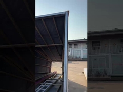 장난감 장비를 트럭에 탑재